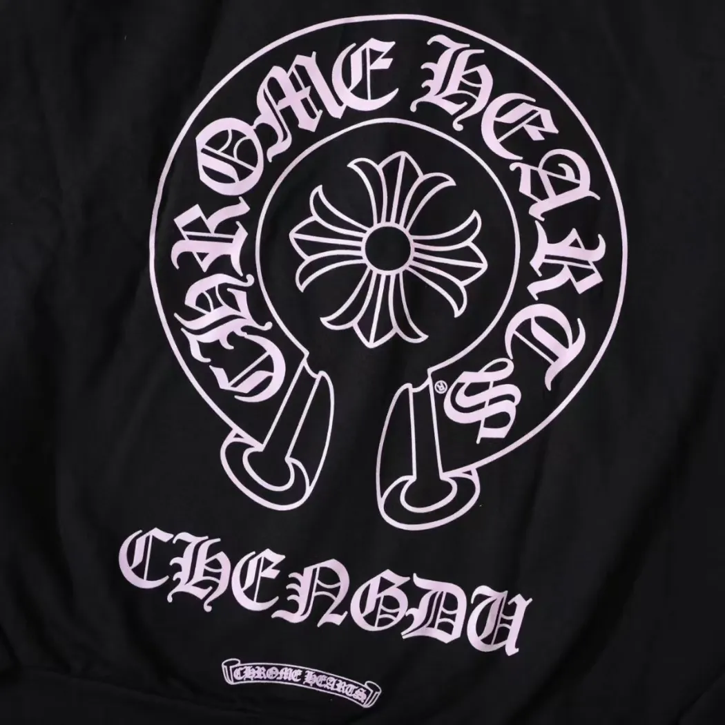 Q33—P230 -Chrome Hearts/Chrome Hearts printed zipper sweatshirt cardigan jacket -420 grams of high-density, high-quality wool, soft, delicate and skin-friendly, soft and silky to the touch, warm and skin-friendly -The hardware and zipper accessories are all customized and full of details -Colour: black -Size: S M L XL